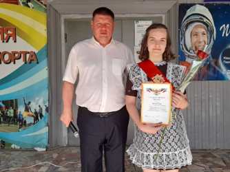Сергей Агапов поздравил выпускников школ